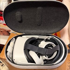Oculus Quest 2 + Case + Elite Strap